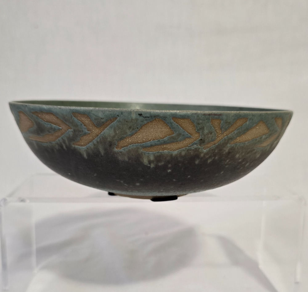 Raku Japanese Pottery Bowl Dark Smokey Exterior Incised Resist Patterned Signed